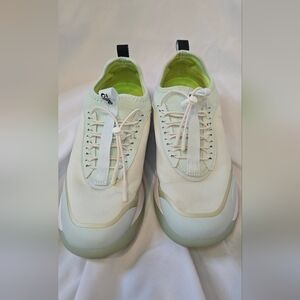 Clove Aeros Vapor Mint/White Limited Edition Healthcare Shoes Size W9.5/M8